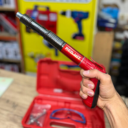 تفنگ میخکوب ردهیت RED HIT با میخ چاشنی ۳/۷ — تفنگ میخکوب دستی تمام‌فلزی ساخت تایوان، مناسب نصب در بتن و سطوح سخت
